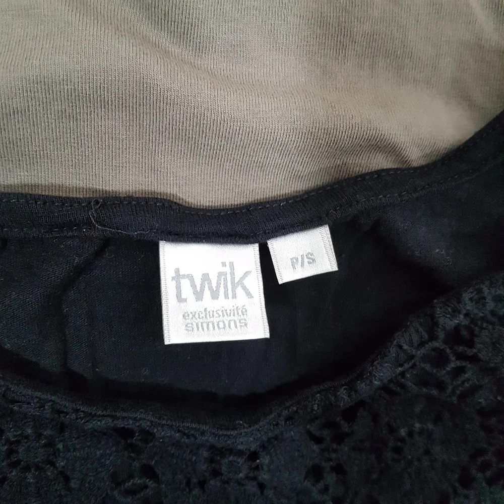 🌟3 For $20🌟Twik crop tops - Picture 2 of 11